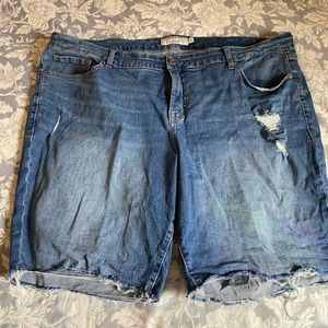 Dark wash, Mid length shorts